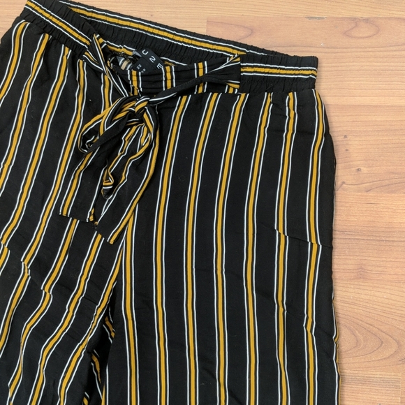 Black and yellow stripe wide leg pants. - Picture 2 of 2